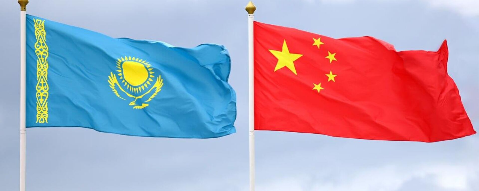 Қазақстан мен Қытай мемлекеттік нышандары - Sputnik Қазақстан, 1920, 06.06.2025