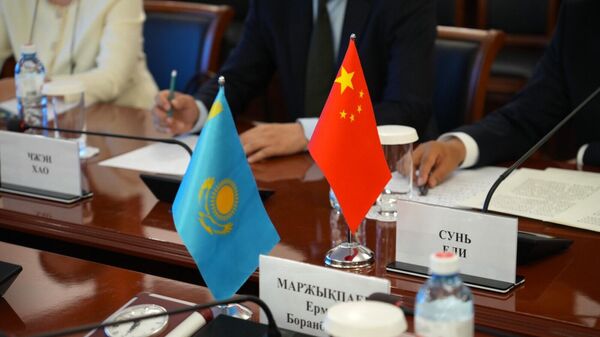 Главы Минтуризма Казахстана и Китая встретились в Астане  - Sputnik Казахстан