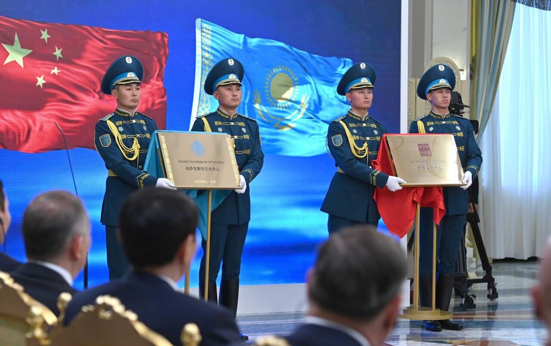 Президенты торжественно открыли культурные центры Казахстана в Пекине и Китая в Астане - Sputnik Қазақстан, 1920, 03.07.2024