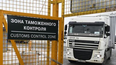 Фура на таможне