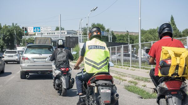 Алматинская полиция очищает городские улицы от мопедистов-беспредельщиков - Sputnik Казахстан