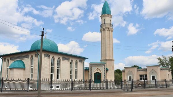 В Оренбургской области открылась мечеть, названная в честь Героя СССР Алии Молдагуловой - Sputnik Казахстан