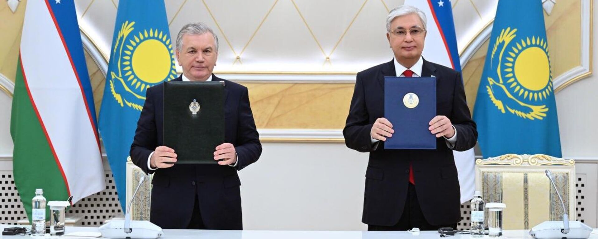 По итогам переговоров Касым-Жомарт Токаев и Шавкат Мирзиёев подписали ряд документов
 - Sputnik Казахстан, 1920, 08.08.2024
