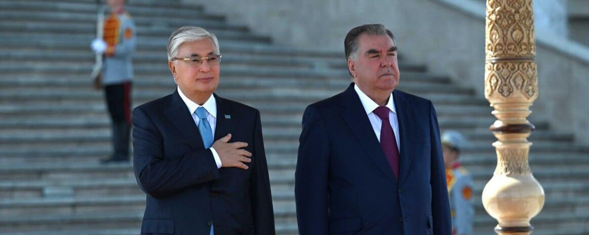 Касым-Жомарт Токаев и Эмомали Рахмон, архивное фото
 - Sputnik Казахстан, 1920, 16.04.2026