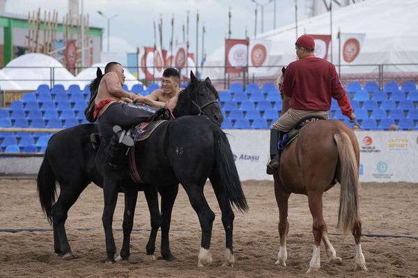 Соревнования по Аударыспаку на Всемирных играх кочевников - Sputnik Казахстан