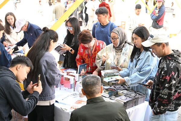 книжный фестиваль Kitap Fest Almaty  - Sputnik Казахстан