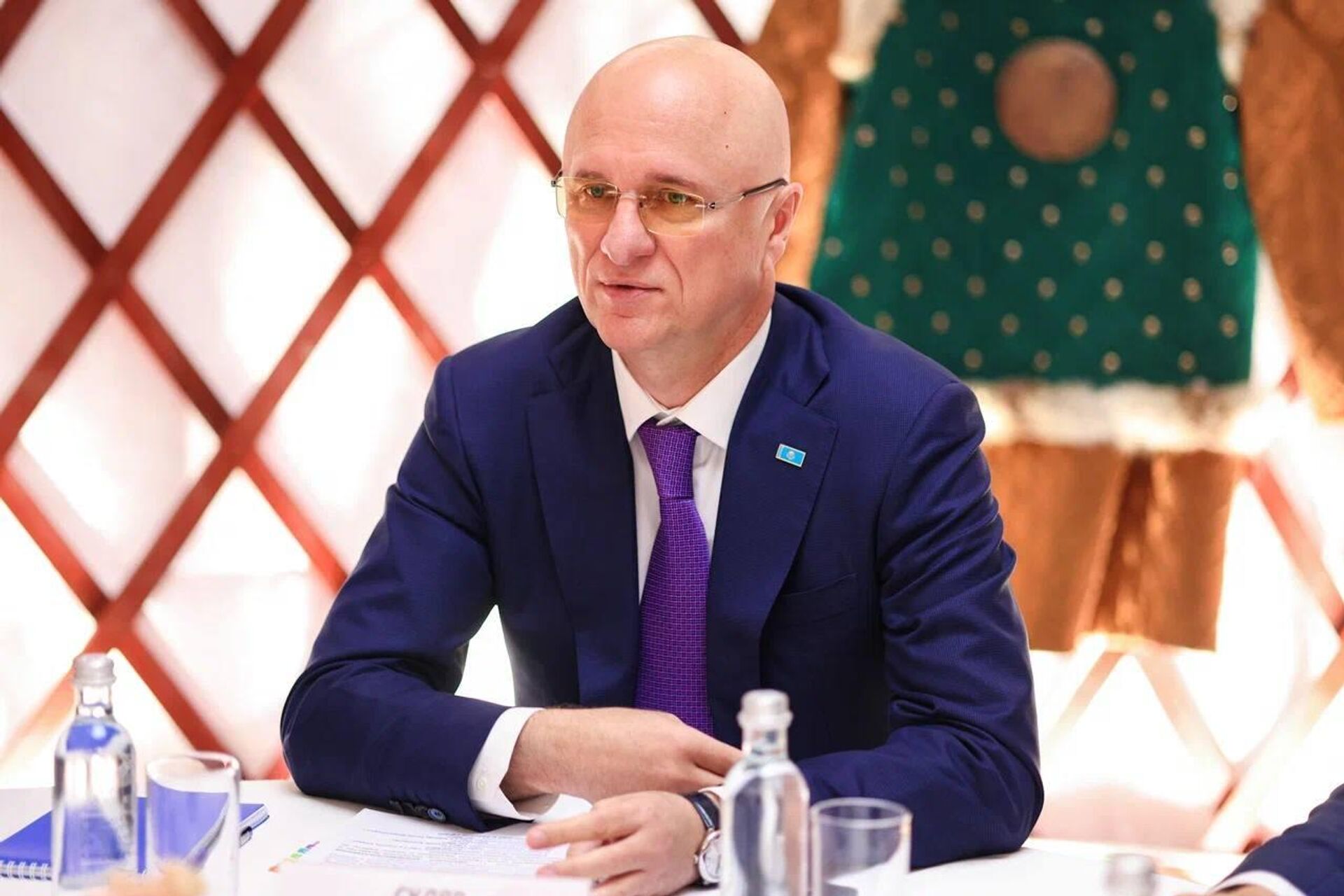 На ПМГФ-2024 состоялась рабочая встреча главы Минэнерго Сергея Цивилева с вице-премьеров Казахстана Романом Скляром На ПМГФ-2024 состоялась рабочая встреча главы Минэнерго Сергея Цивилева с вице-премьеров Казахстана Романом Скляром - Sputnik Казахстан, 1920, 10.10.2024