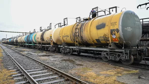 Атырауский нефтеперерабатывающий завод - Sputnik Казахстан