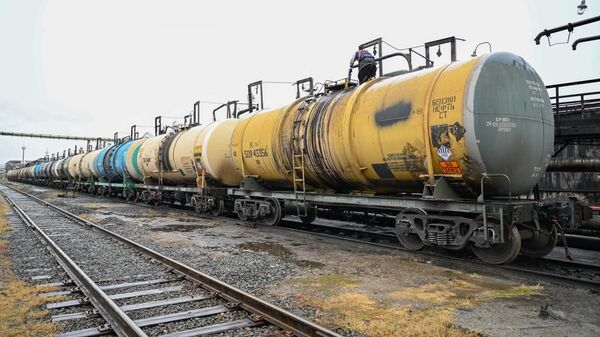 Атырауский нефтеперерабатывающий завод - Sputnik Казахстан