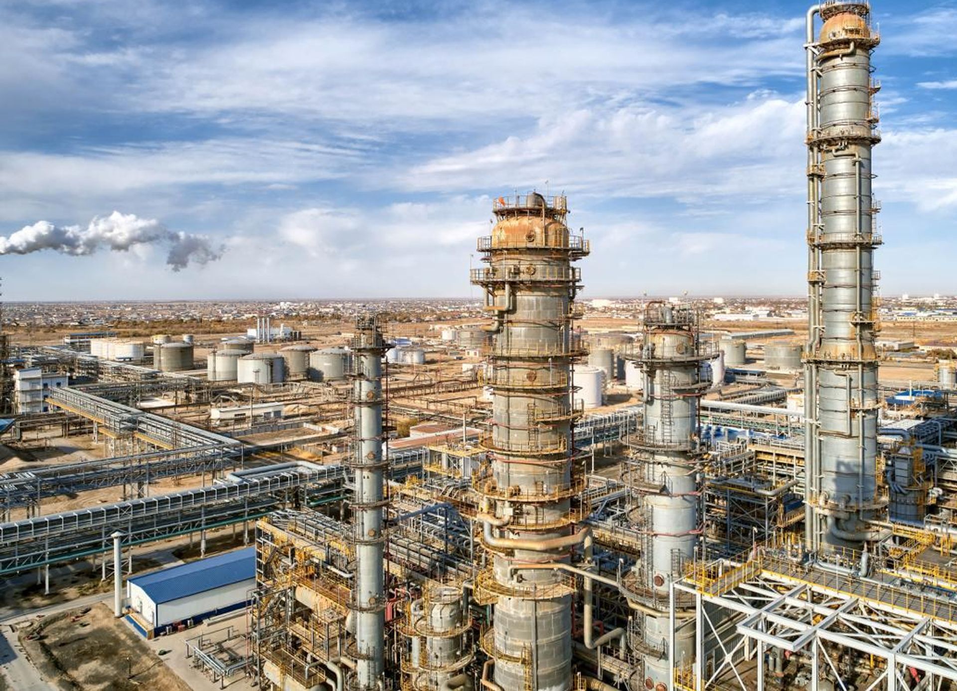 Атырауский нефтеперерабатывающий завод Атырауский нефтеперерабатывающий завод - Sputnik Казахстан, 1920, 24.07.2025
