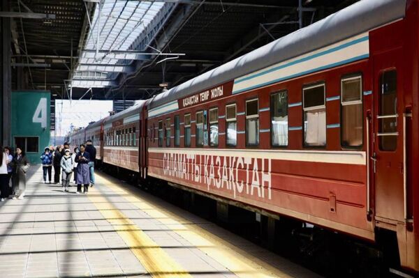 Медицинский поезд Медицинский поезд - Sputnik Казахстан