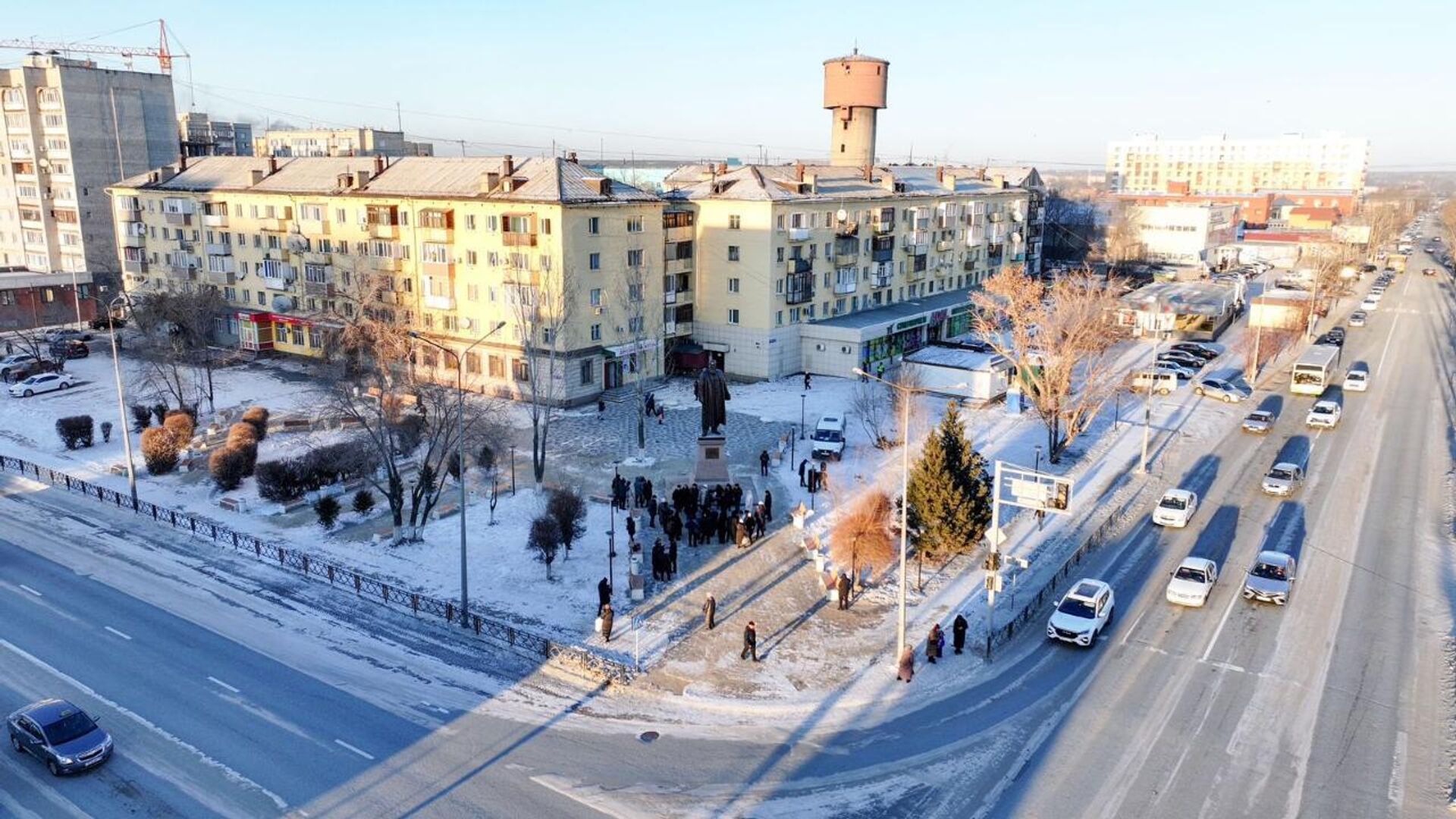 В области Абай состоялось торжественное открытие памятника Шакариму Кудайбердиеву  - Sputnik Казахстан, 1920, 14.12.2024