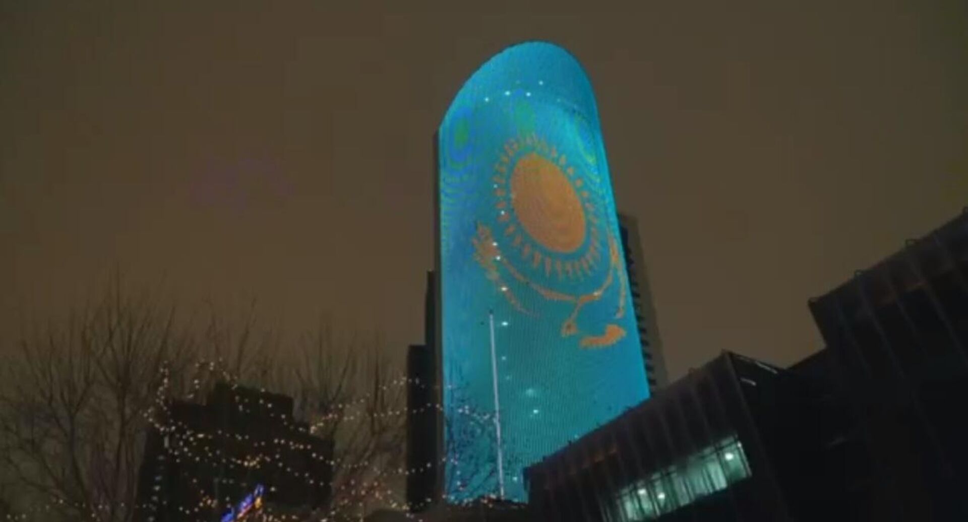 Ночная подсветка в Астане в честь Дня Независимости - Sputnik Казахстан, 1920, 12.12.2025