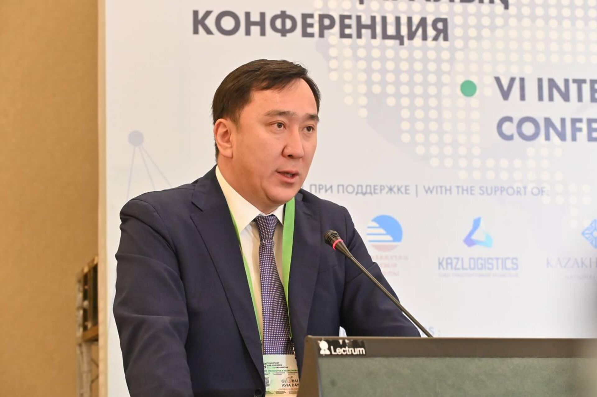 вице-министр транспорта Казахстана Максат Калиакпаров вице-министр транспорта Казахстана Максат Калиакпаров - Sputnik Казахстан, 1920, 14.09.2026