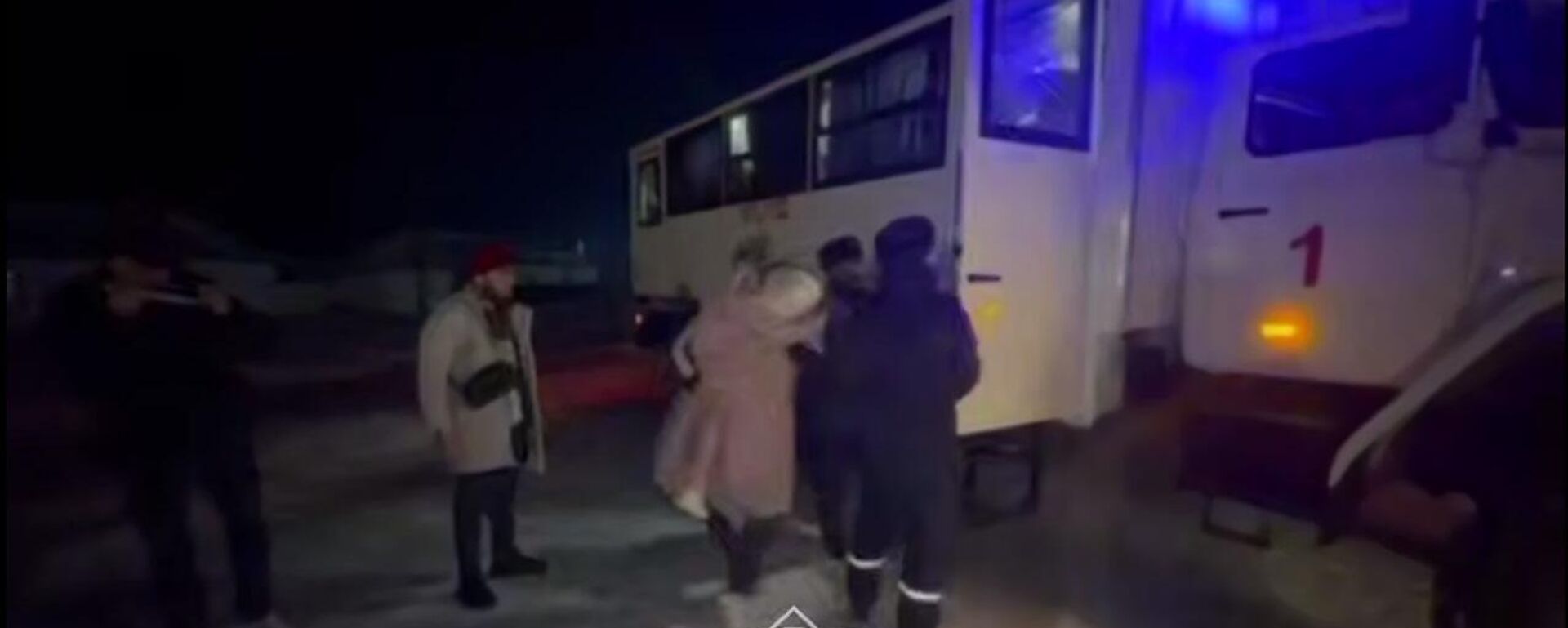 Эвакуация иностранцев из неисправного автобуса в Актюбинской области - Sputnik Казахстан, 1920, 21.12.2024