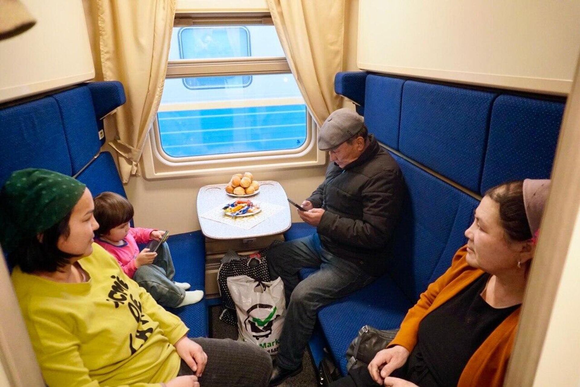 Новые современные пассажирские вагоны Новые современные пассажирские вагоны - Sputnik Казахстан, 1920, 08.01.2025