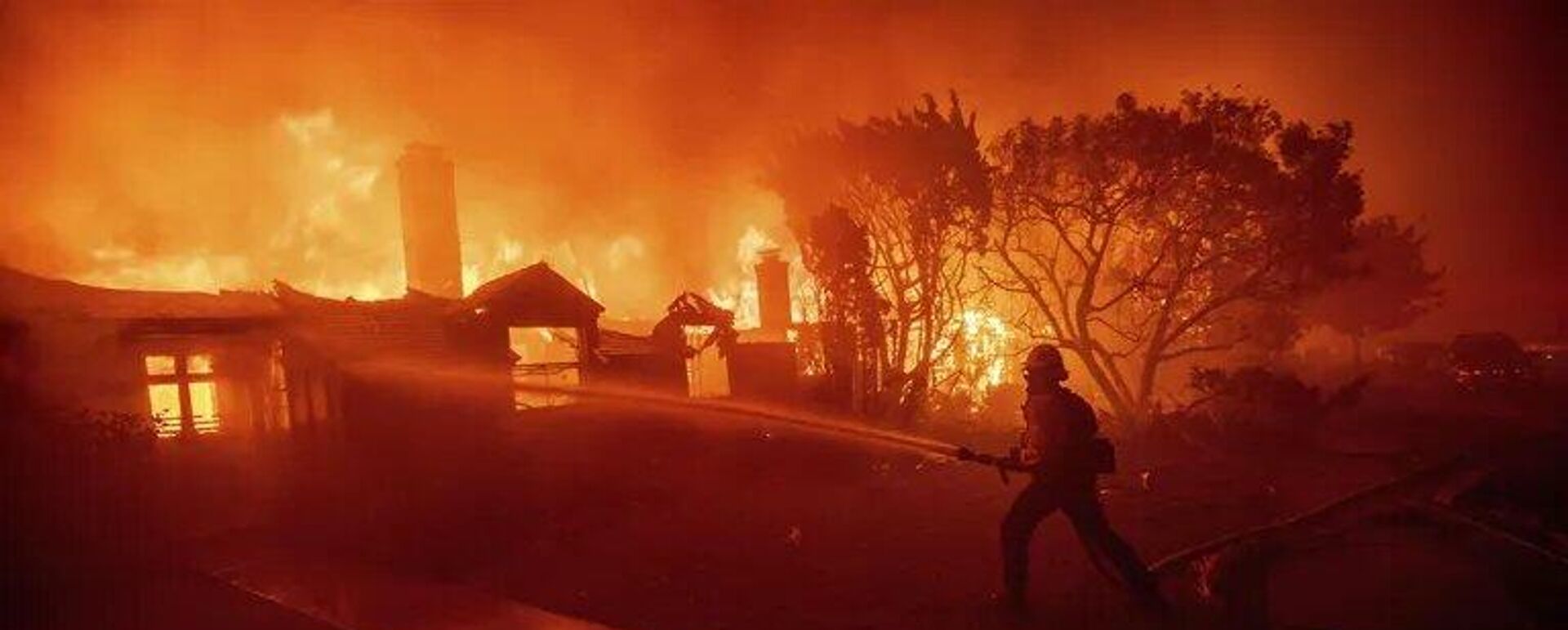 Пожары в Калифорнии США - Sputnik Қазақстан, 1920, 10.01.2025