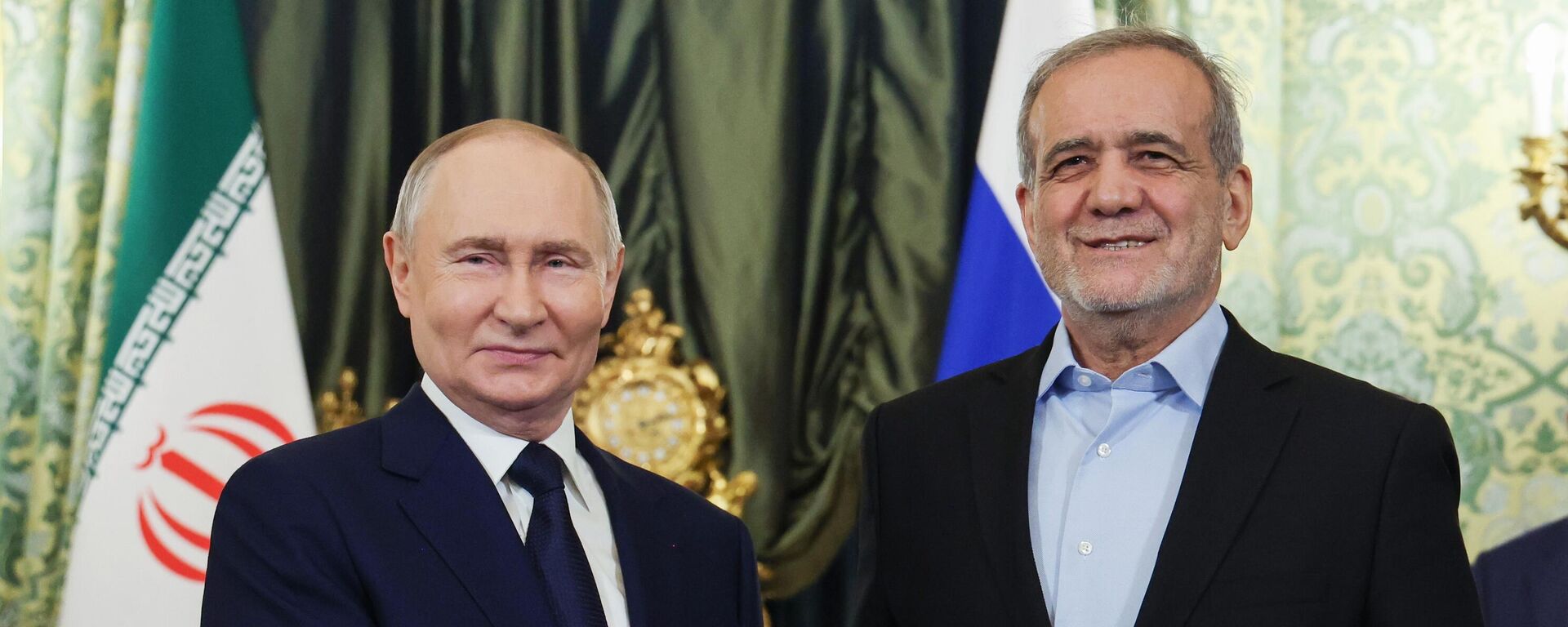 Встреча президента РФ Владимир Путина и президента Ирана Масуда Пезешкиана, архивное фото - Sputnik Казахстан, 1920, 07.03.2026