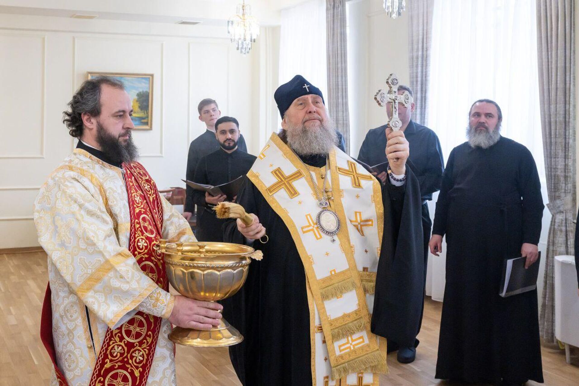 Митрополит Астанайский и Казахстанский Александр посетил Генеральное консульство России в Алматы - Sputnik Казахстан, 1920, 18.01.2025