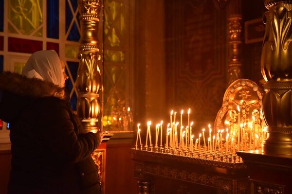 Праздничная крещенская служба в Алматы - Sputnik Казахстан