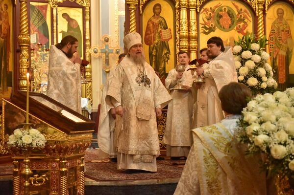 Праздничная крещенская служба в храме в Алматы - Sputnik Казахстан