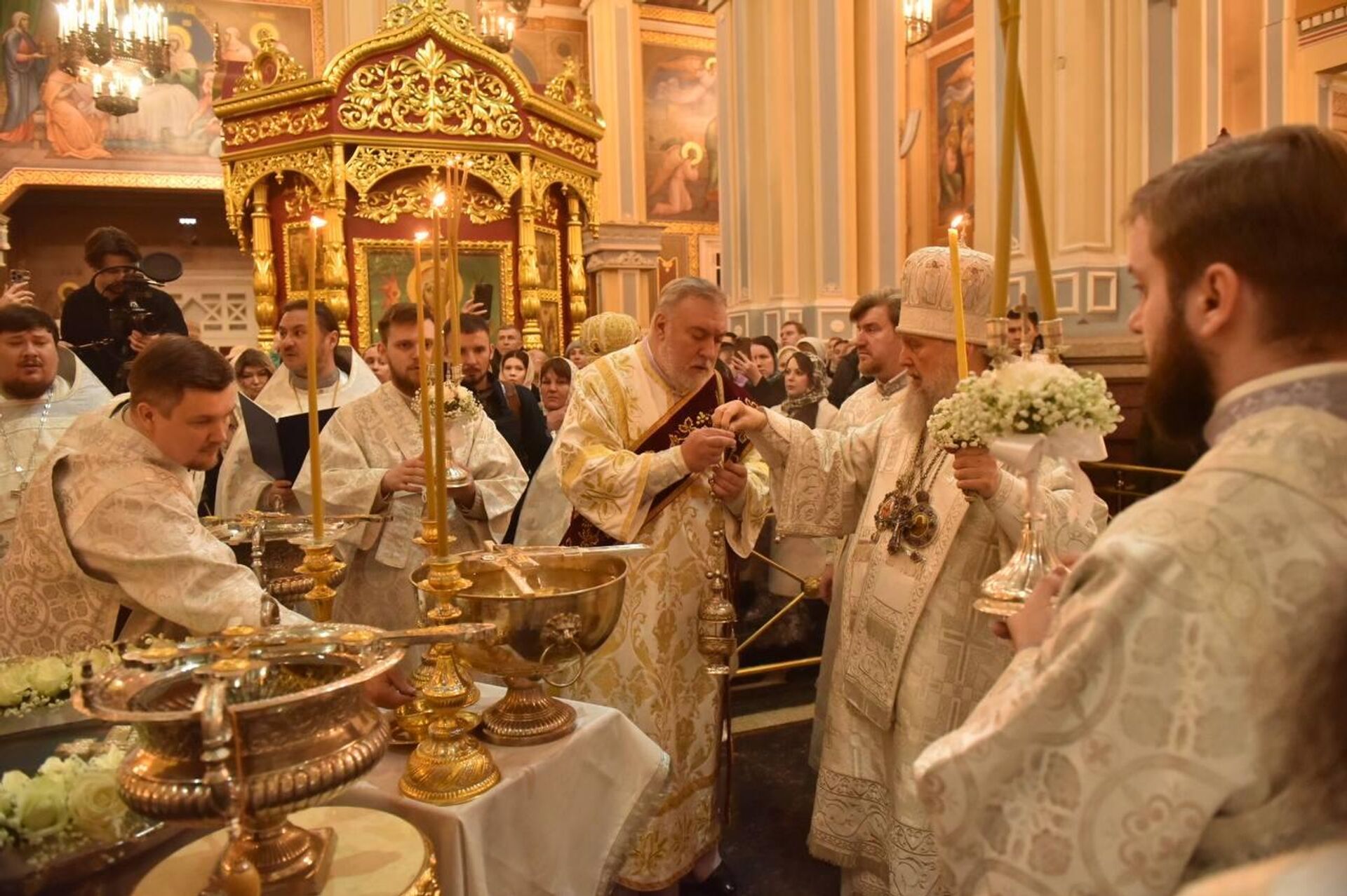 Праздничная крещенская служба в храме в Алматы - Sputnik Казахстан, 1920, 19.01.2025