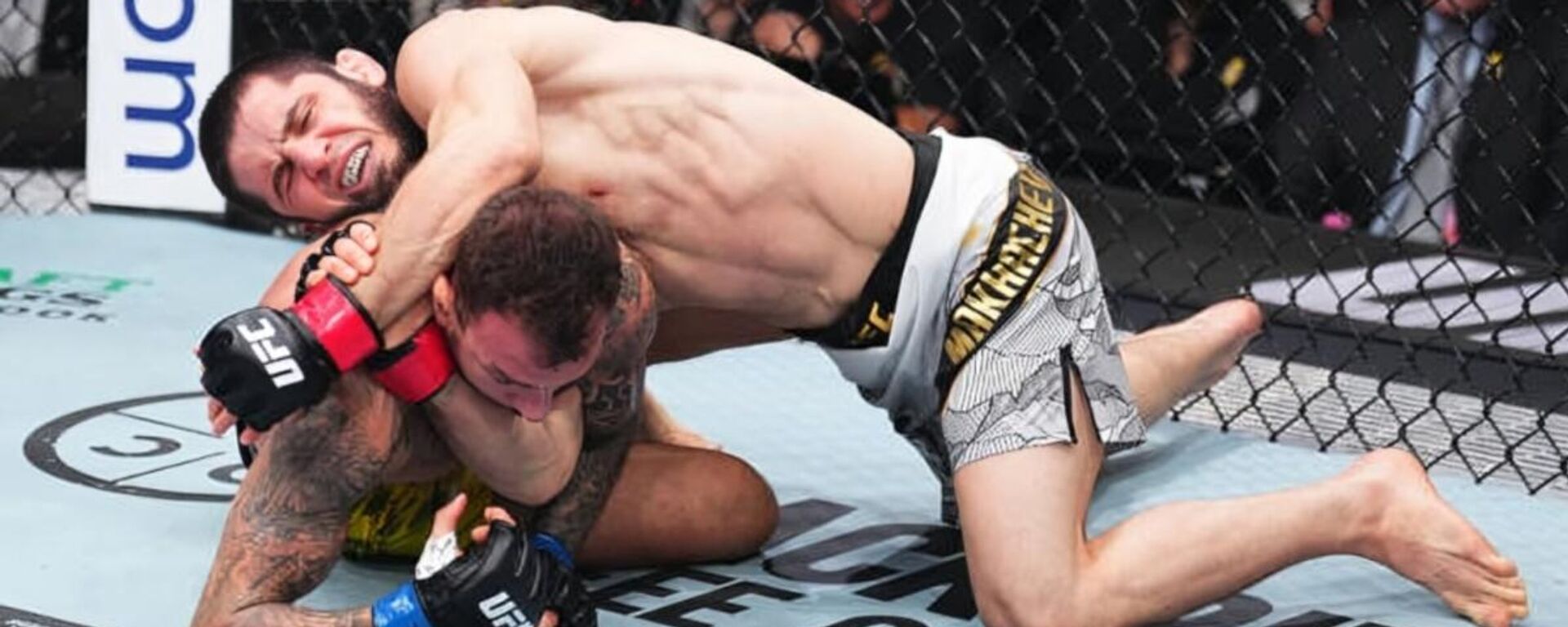 Ислам Махачев в рекордный раз защитил титул UFC - Sputnik Казахстан, 1920, 19.01.2025