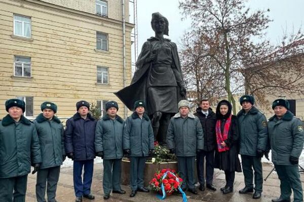 Память Алии Молдагуловой почтили в Санкт-Петербурге - Sputnik Казахстан