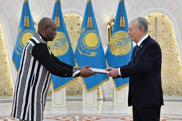 Токаев принял верительные грамоты у послов - Sputnik Казахстан