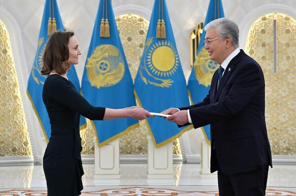 Токаев принял верительные грамоты у послов - Sputnik Казахстан