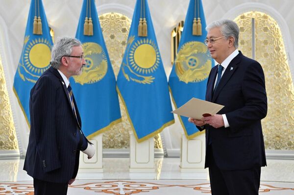 Токаев принял верительные грамоты у послов - Sputnik Казахстан