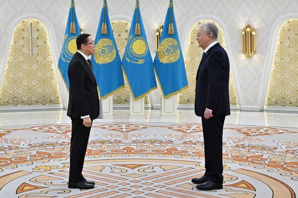 Токаев принял верительные грамоты у послов - Sputnik Казахстан