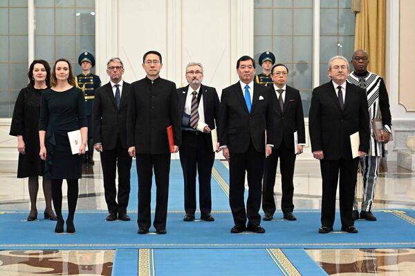 Токаев принял верительные грамоты у послов - Sputnik Казахстан