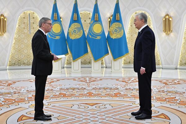 Токаев принял верительные грамоты у послов - Sputnik Казахстан