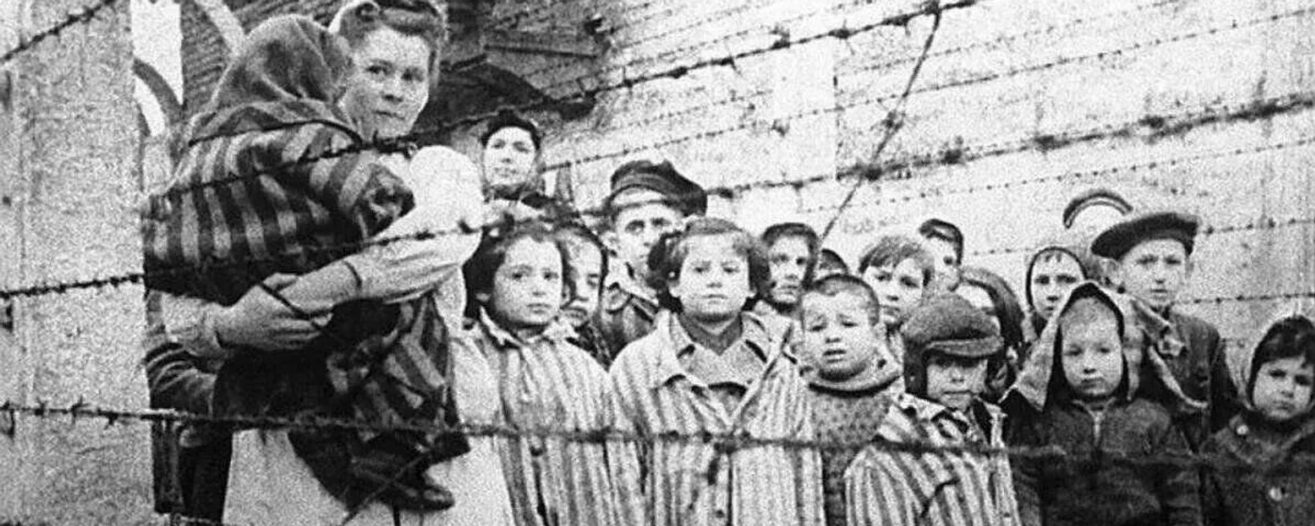 Освобождение Освенцима, архивное фото - Sputnik Казахстан, 1920, 11.04.2026
