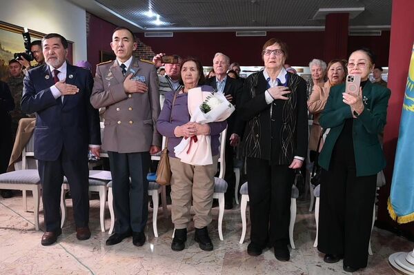 Выставка, посвященная полному снятию блокады Ленинграда Выставка, посвященная полному снятию блокады Ленинграда - Sputnik Казахстан