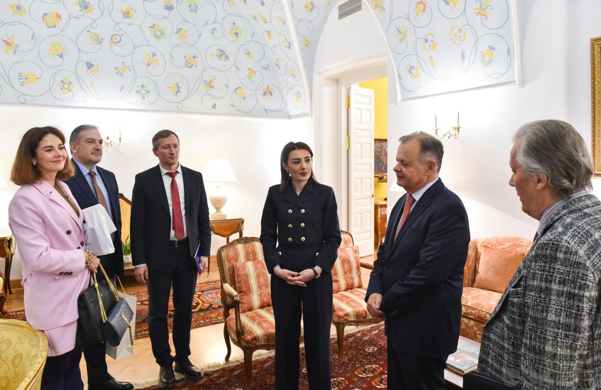 Встреча министра ЕЭК Гоар Барсегян с послом Бразилии в РФ Родриго де Лима Баэна Соаресом Встреча министра ЕЭК Гоар Барсегян с послом Бразилии в РФ Родриго де Лима Баэна Соаресом - Sputnik Казахстан, 1920, 29.01.2025