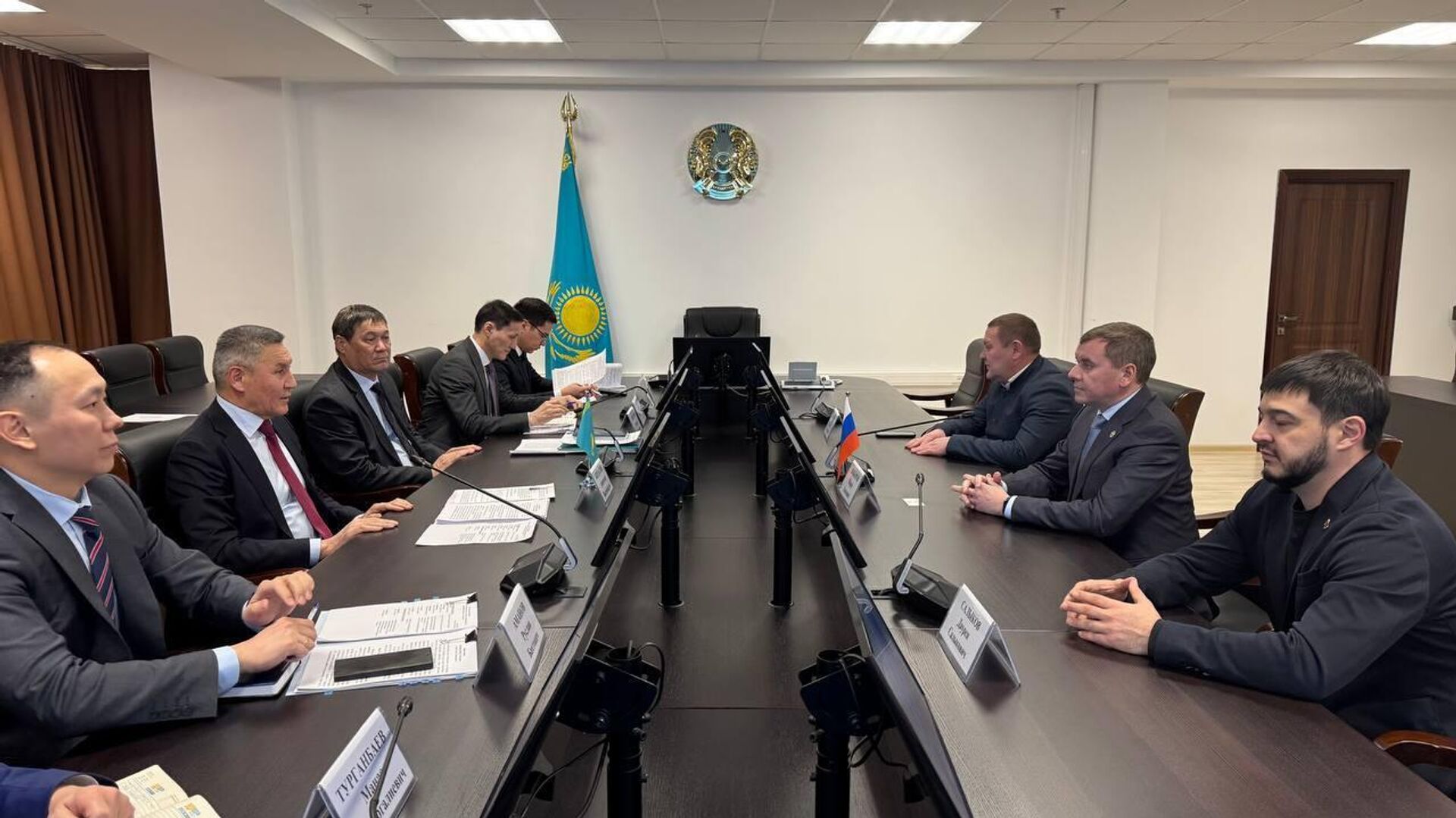 Встреча вице-министра сельского хозяйства Казахстана Бердалина и главы Минсельхоза Татарстана Зяббарова - Sputnik Казахстан, 1920, 31.01.2025