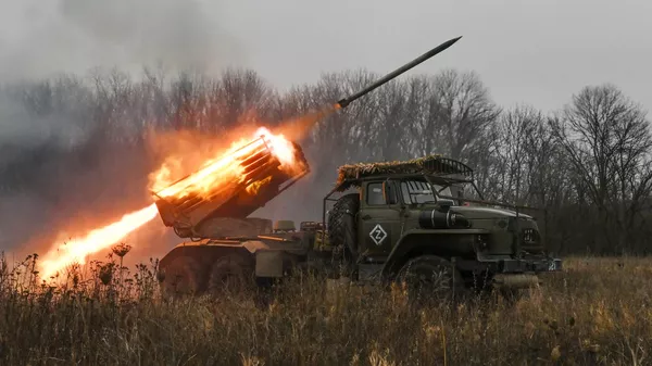 Боевая работа РСЗО Град группировки Запад на Краснолиманском направлении СВО - Sputnik Казахстан