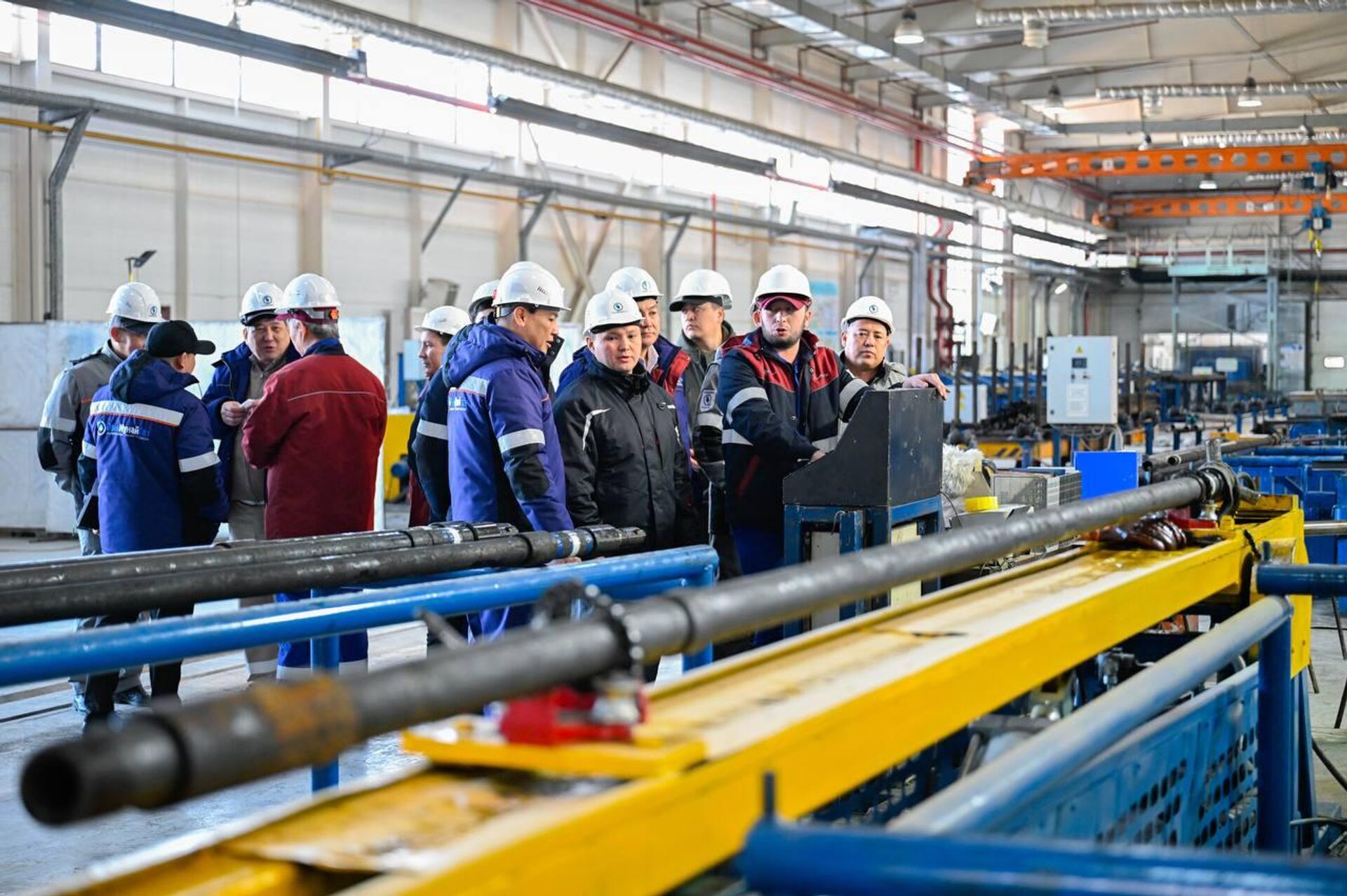 Председатель Правления АО НК КазМунайГаз (КМГ) Асхат Хасенов посетил АО Озенмунайгаз (ОМГ) - Sputnik Казахстан, 1920, 06.02.2025