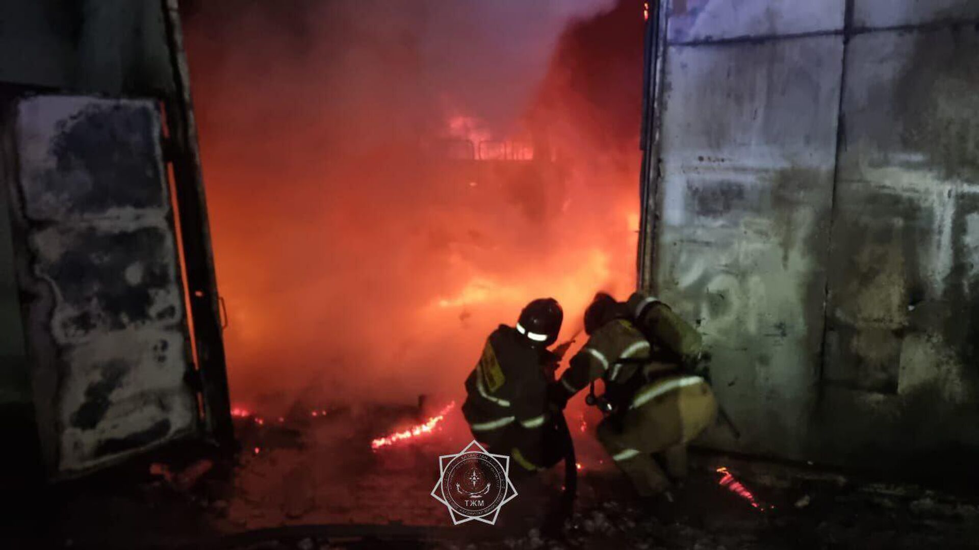 Пожар на СТО в Астане - Sputnik Казахстан, 1920, 07.02.2025