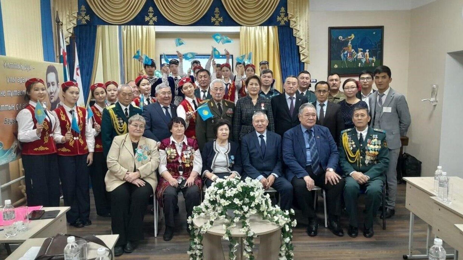 Встреча учеников алматинской школы №93 с участниками проекта “Мой подарок Родине” к 80-летию Дня Победы Встреча учеников алматинской школы №93 с участниками проекта “Мой подарок Родине” к 80-летию Дня Победы - Sputnik Казахстан, 1920, 07.02.2025