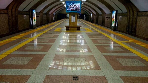 Временные ограждения на станциях метро в Алматы - Sputnik Казахстан