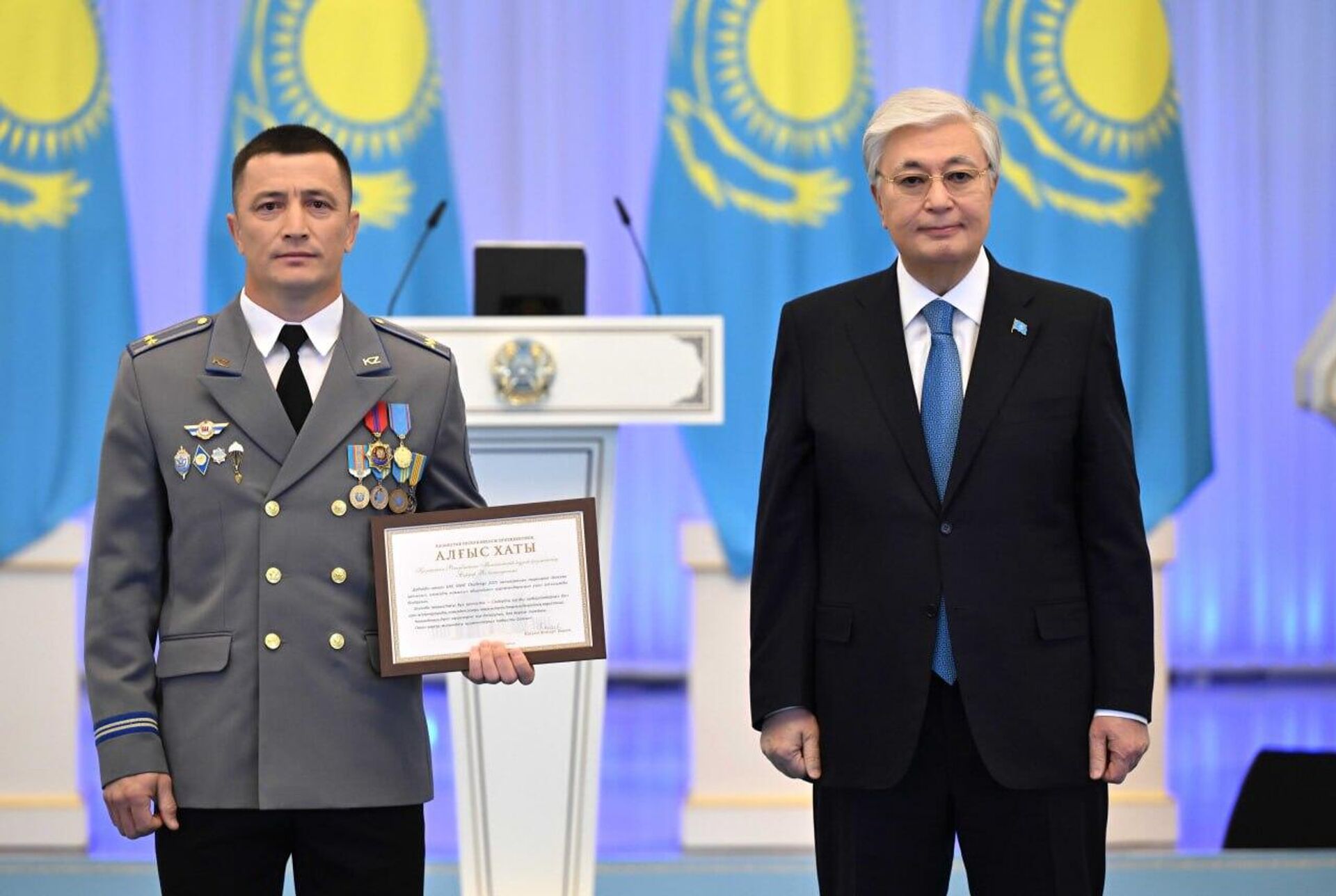 Токаев  вручил награды сотрудникам силовых структур Казахстана - Sputnik Казахстан, 1920, 11.02.2025