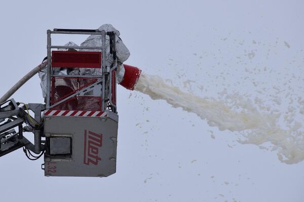 В Казахстане проходят республиканские учения по тушению пожаров на нефтебазах - Sputnik Казахстан