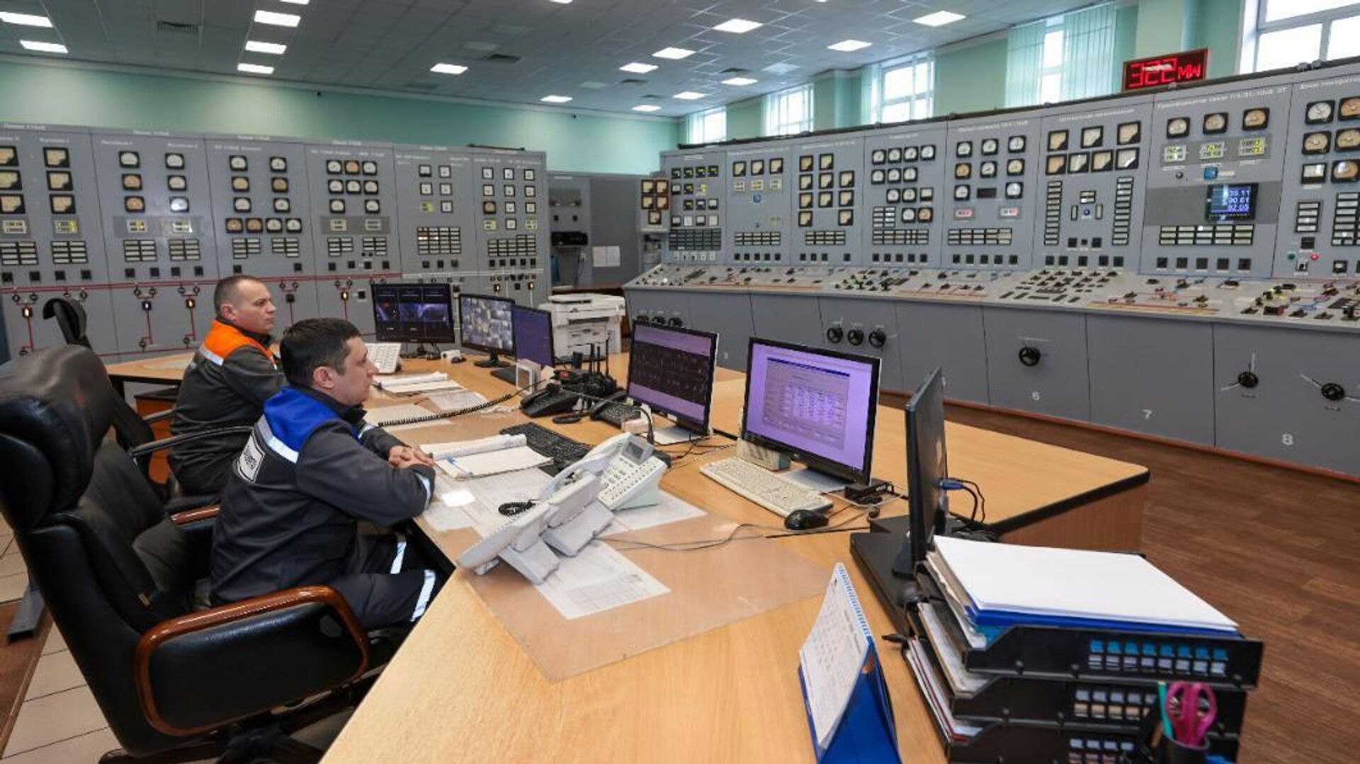 Премьер Бектенов посетил Петропавловскую ТЭЦ - Sputnik Казахстан, 1920, 14.02.2025