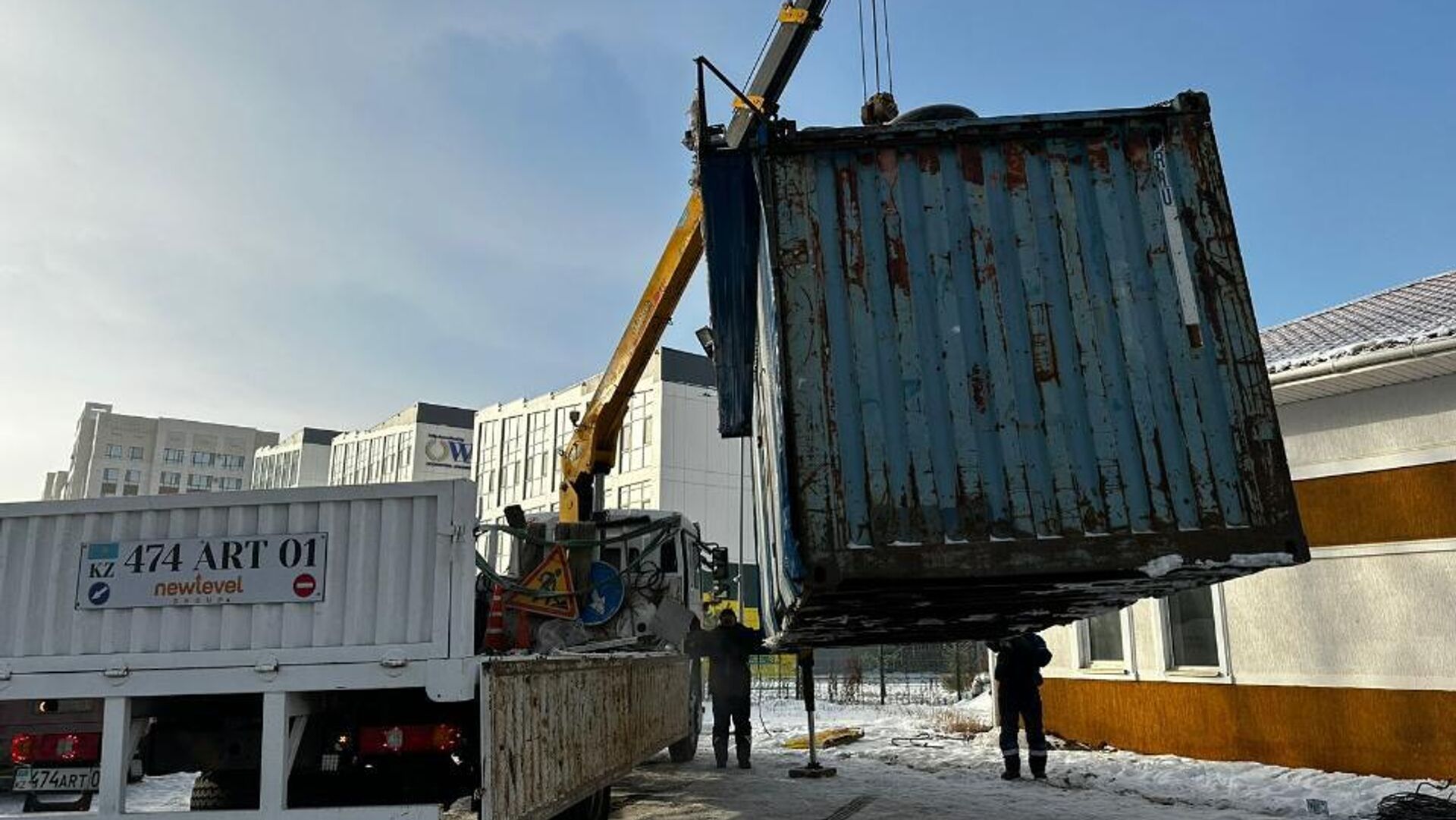 В столичном районе Есиль демонтировали 32 незаконно установленных киосков В столичном районе Есиль демонтировали 32 незаконно установленных киосков - Sputnik Казахстан, 1920, 17.02.2025