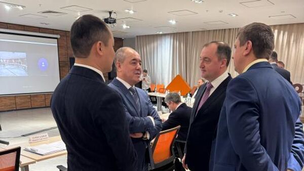 Делегация акимата Западно-Казахстанской области встретилась с первым заместителем председателя межведомственной комиссии по пропуску весеннего паводка Оренбургской области - Sputnik Казахстан