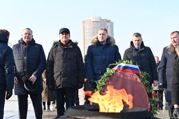 Посол России в Казахстане Бородавкин возложил цветы к Монументу защитникам Отечества Посол России в Казахстане Бородавкин возложил цветы к Монументу защитникам Отечества - Sputnik Казахстан