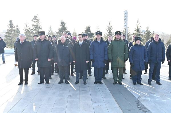 Посол России в Казахстане Бородавкин возложил цветы к Монументу защитникам Отечества Посол России в Казахстане Бородавкин возложил цветы к Монументу защитникам Отечества - Sputnik Казахстан